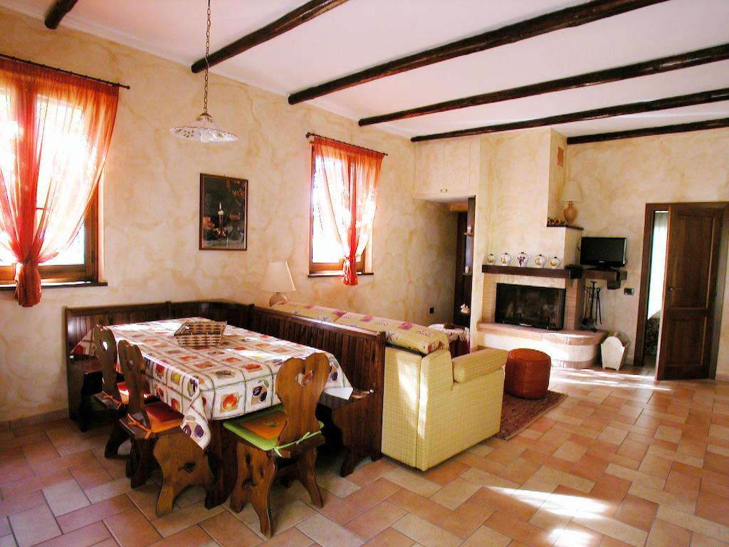 Agriturismo Istrice Innamorato 캄펠로술클리툰노 객실 사진