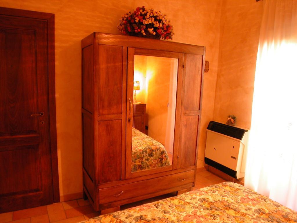 Agriturismo Istrice Innamorato 캄펠로술클리툰노 객실 사진